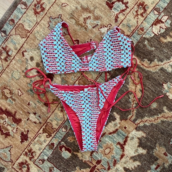 NWOT Triangl Cora Crochet Bikini - Picture 2 of 3